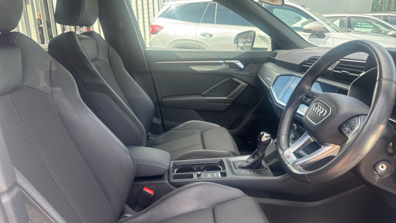 Audi Q3 45 TFSI e S Line 5dr S Tronic Estate